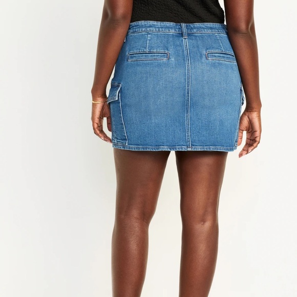 NWT OLD NAVY Mid-Rise OG Jean Mini Skirt Color: Medium Wash Cargo - Picture 6 of 9